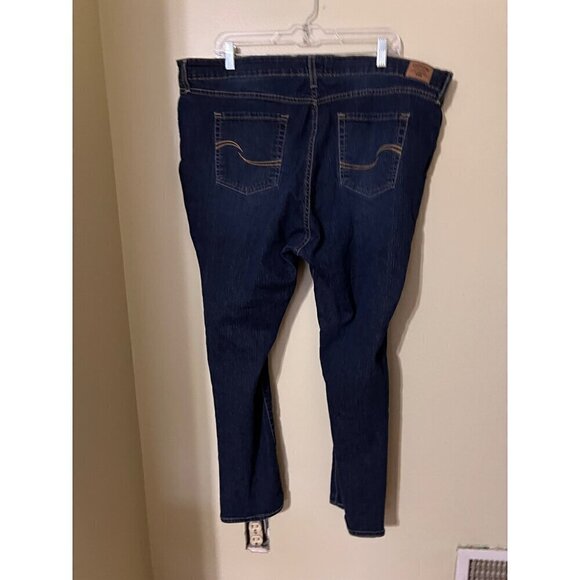 Signature Levi Strauss Mid-Rise Boot Cut Womens Jeans Size 24W Denim Western - Picture 2 of 11